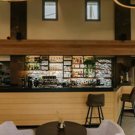 מלון Trofonios Boutique