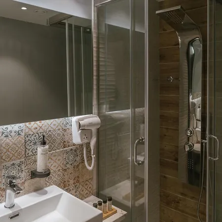 Trofonios Boutique מלון 3*