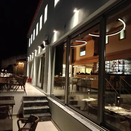 מלון Trofonios Boutique